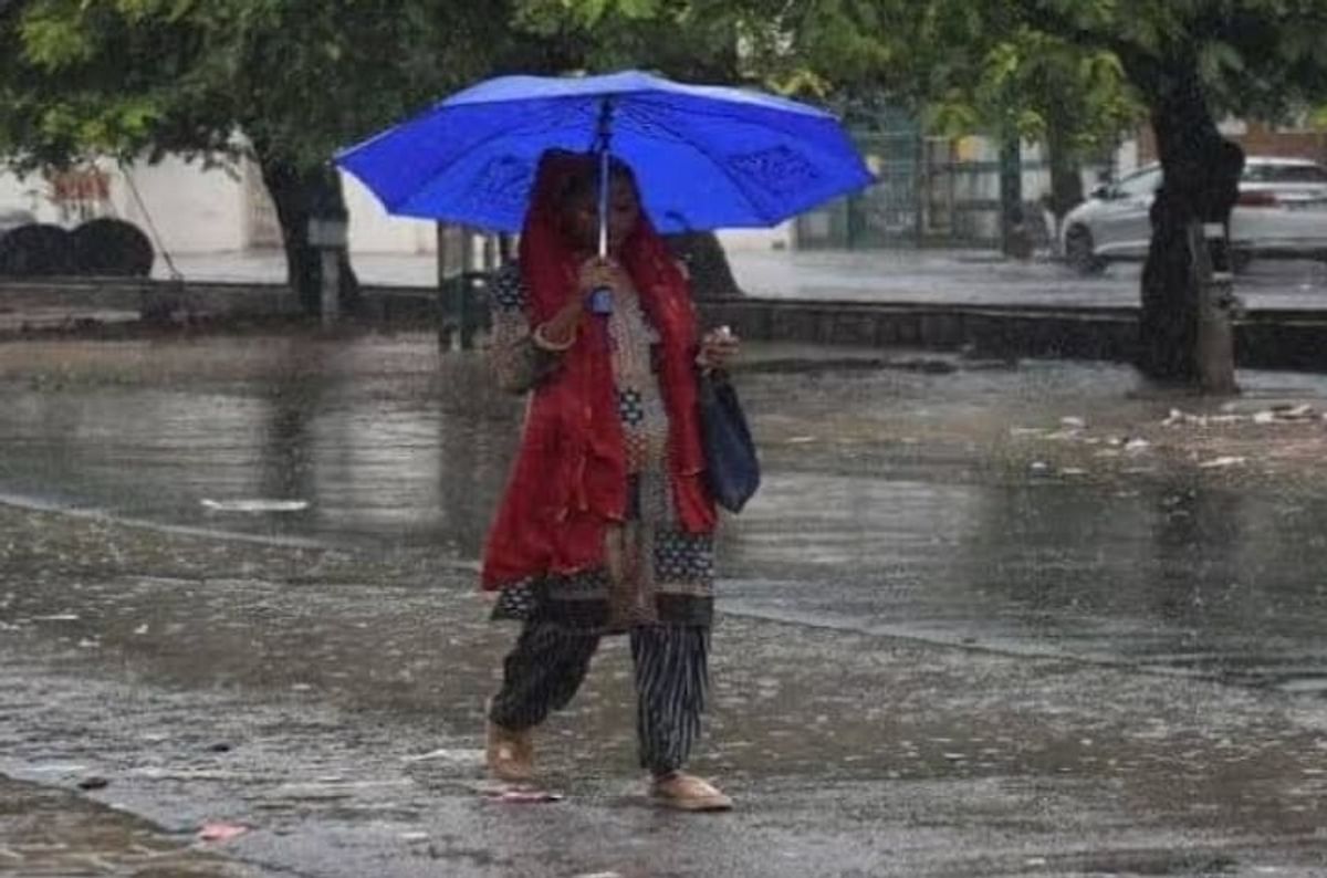 Due to light drizzle in Bareilly, the temperature dropped, people got relief from the heat, know when the monsoon will come in UP