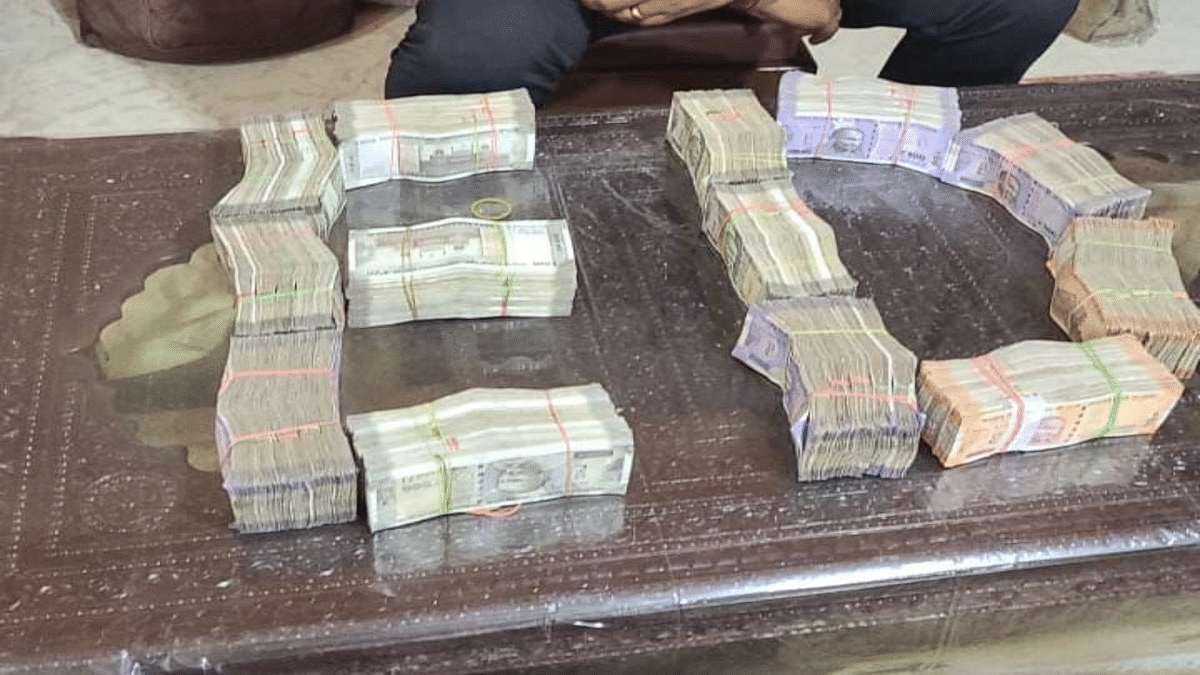 ED raids at many places in money laundering case, cash worth more than Rs 1.5 crore recovered in raids