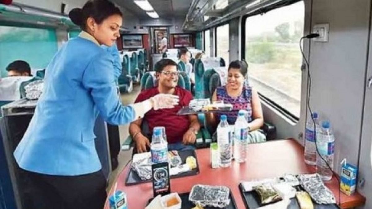 Good News!  Now dahi-chuda and maner ka laddu will be available in the train, Makhana kheer and fish-rice will be included in the menu