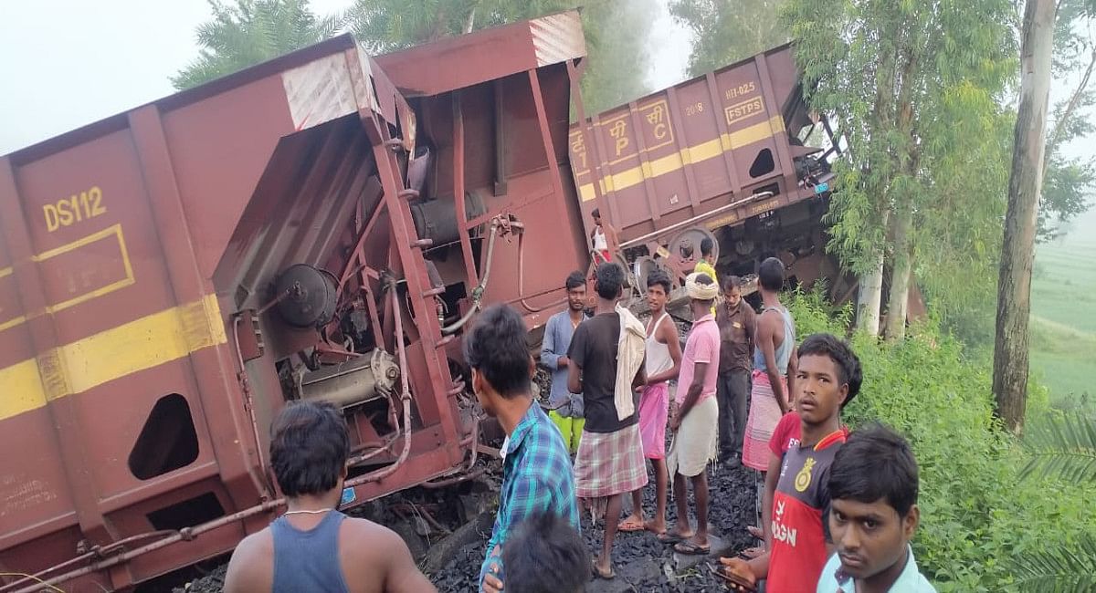 Indian Railways News: Heavy collision of two goods trains near Ondagram of Adra Railway Division, many trains canceled