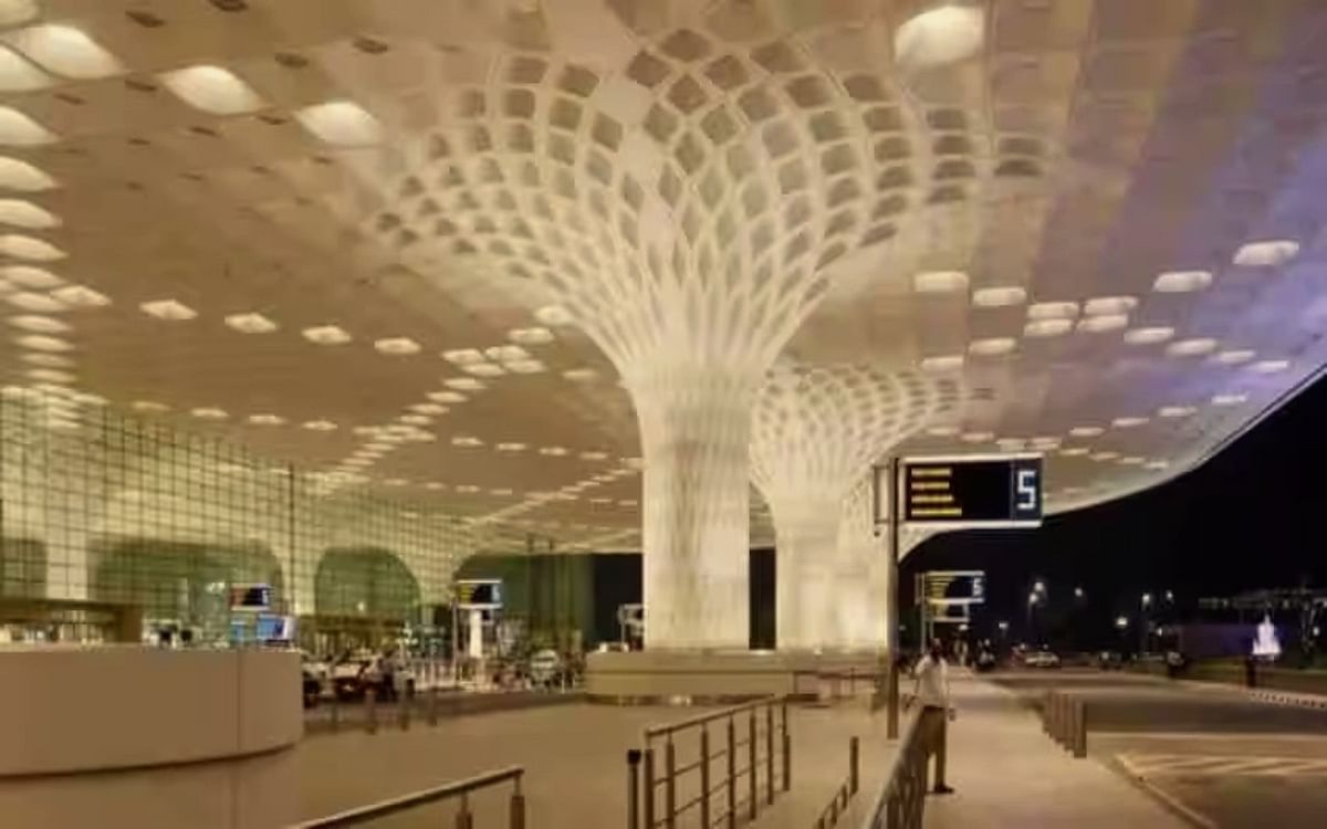 Mumbai: There was chaos on hearing the word bomb at the airport, woman arrested