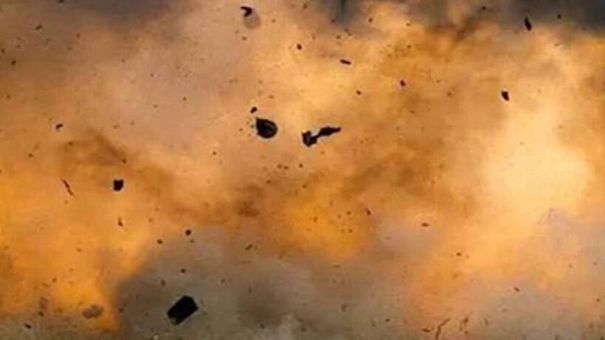 Sambhal: Strong explosion in firecracker businessman's house, four people died, many seriously injured, operator arrested