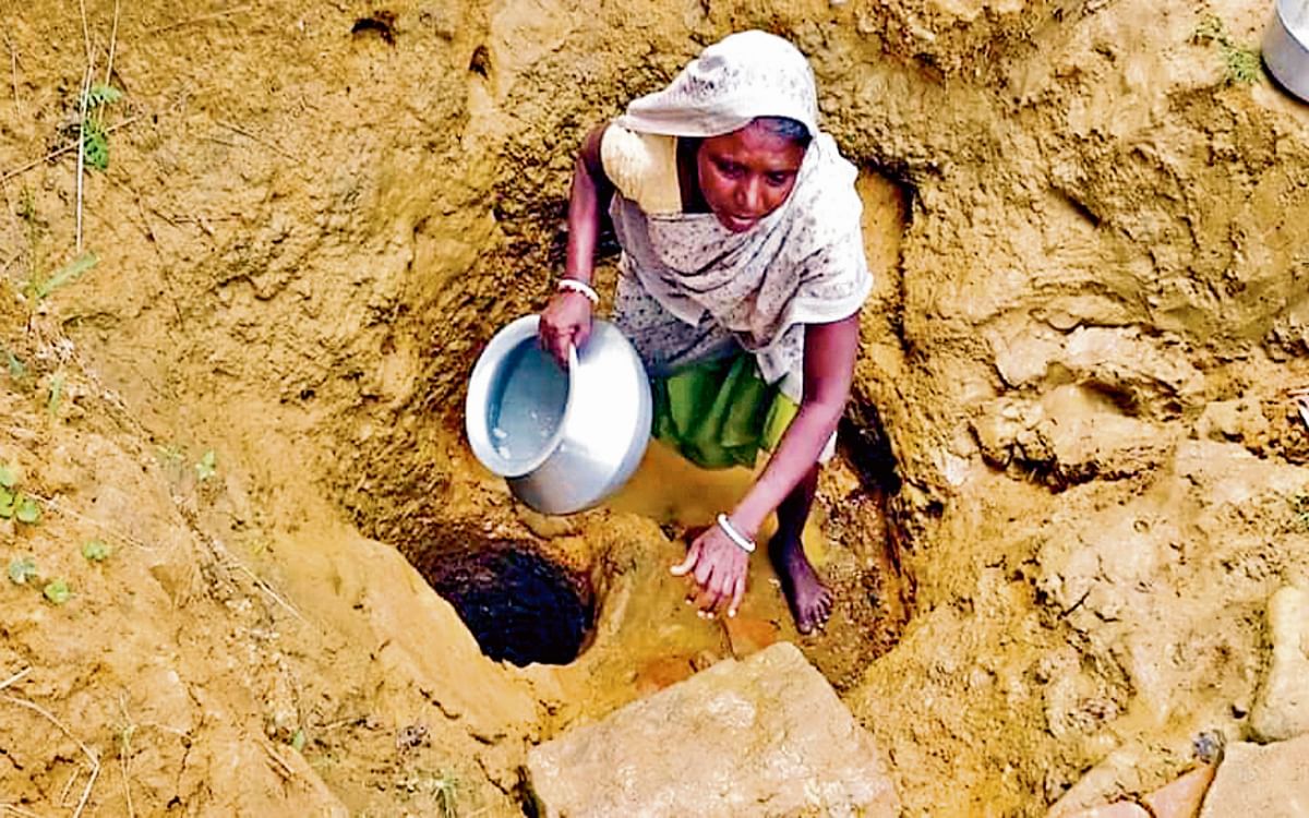 There is no rain even after the arrival of monsoon, due to drying up of water sources, there is an outcry for drinking water in the rural areas of Dhanbad.