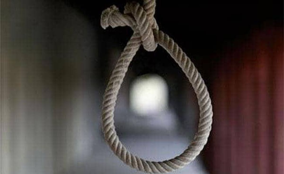 Bhagalpur: Girl's body found hanging in a closed house, father accused of murder