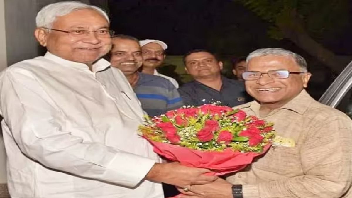Bihar: Deputy Chairman of Rajya Sabha Harivansh met Nitish Kumar, political stir in the state