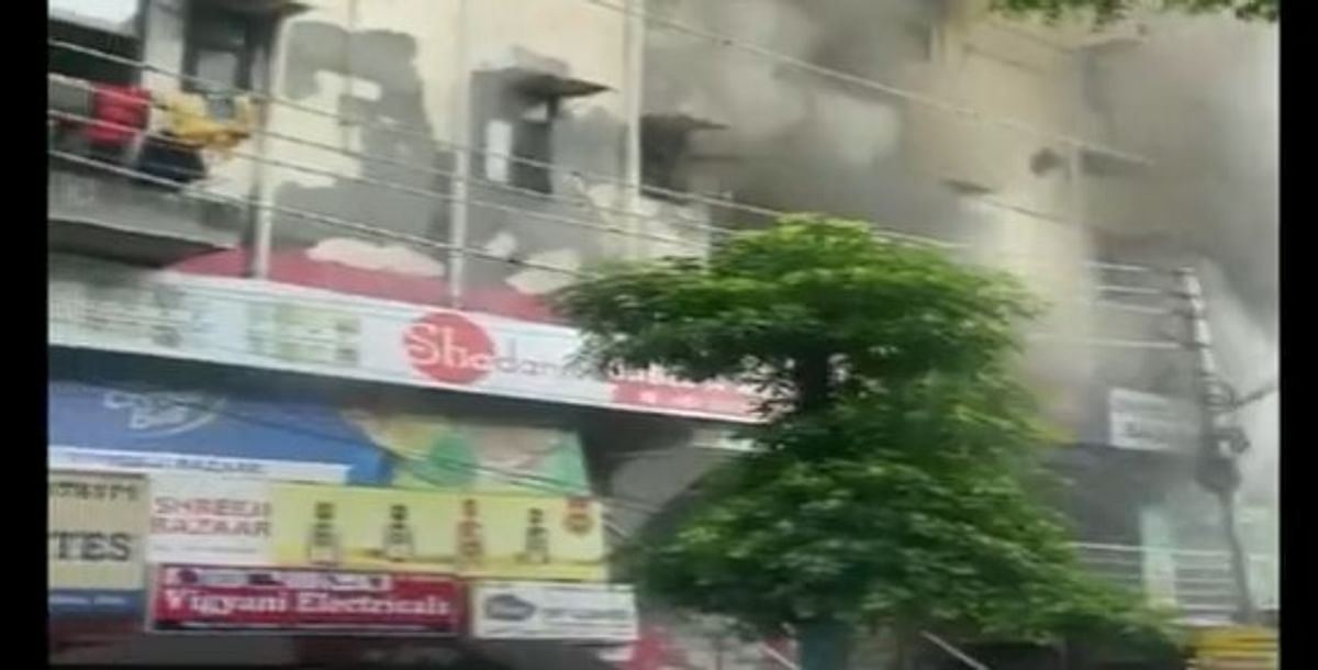 Ghaziabad: A fierce fire broke out in the confectionery shop, the entire shop was gutted, the fire brigade brought it under control