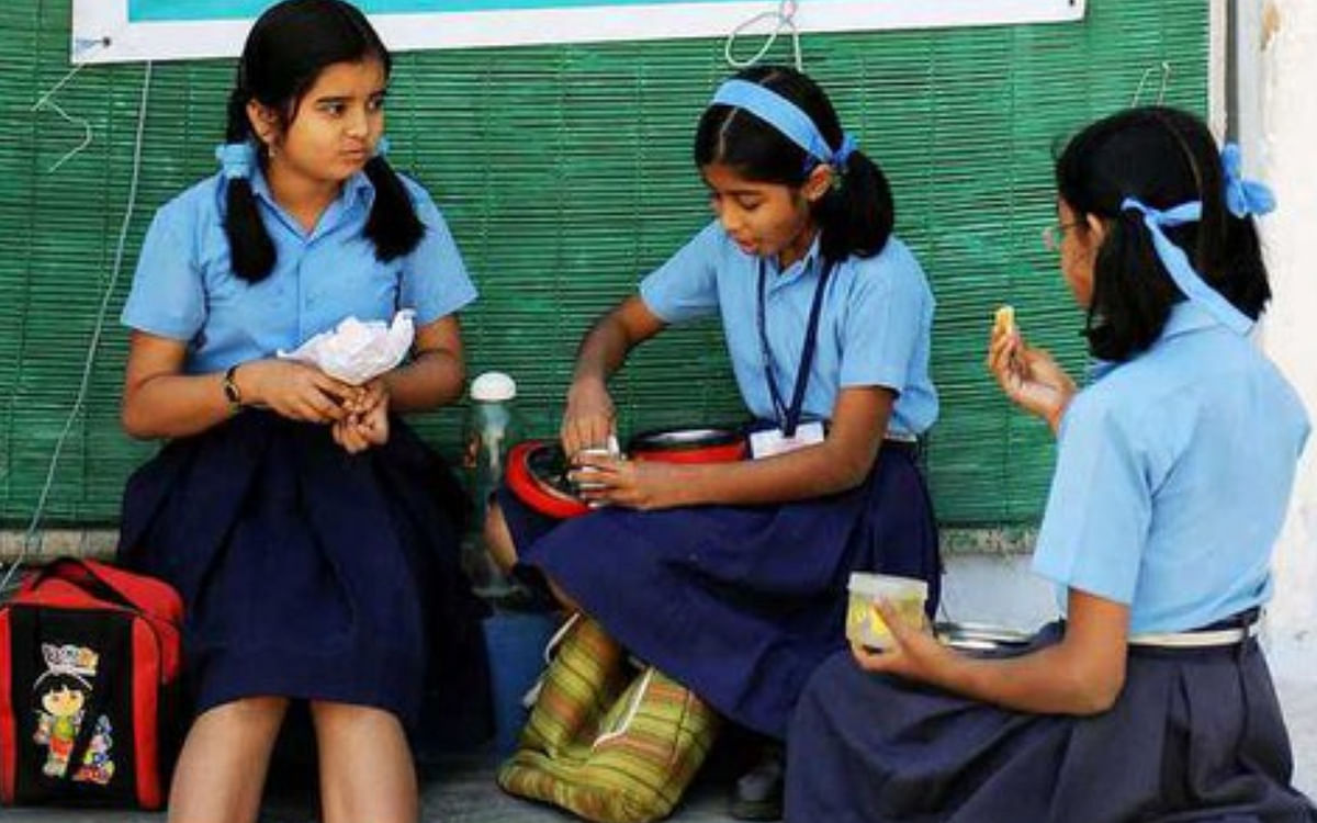 Jamshedpur: Class 4 girl shares non-veg in tiffin, expelled from school