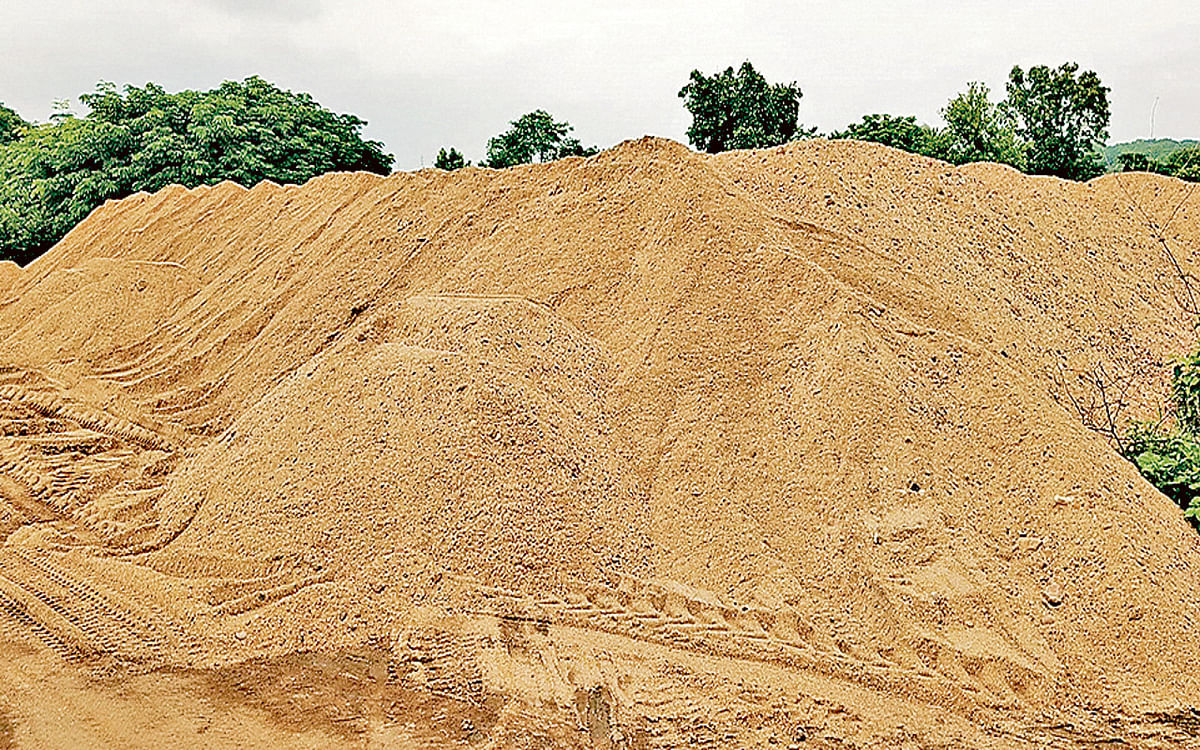 Jharkhand: Not a single sand ghat is legal in Bokaro district, lifting is happening indiscriminately, there is no stop