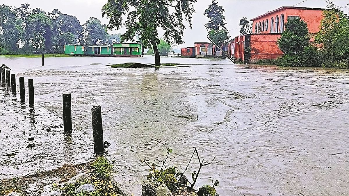 Katihar: Diversion broken due to rising water in Sudhani river, thousands of people lost contact with subdivision hospital