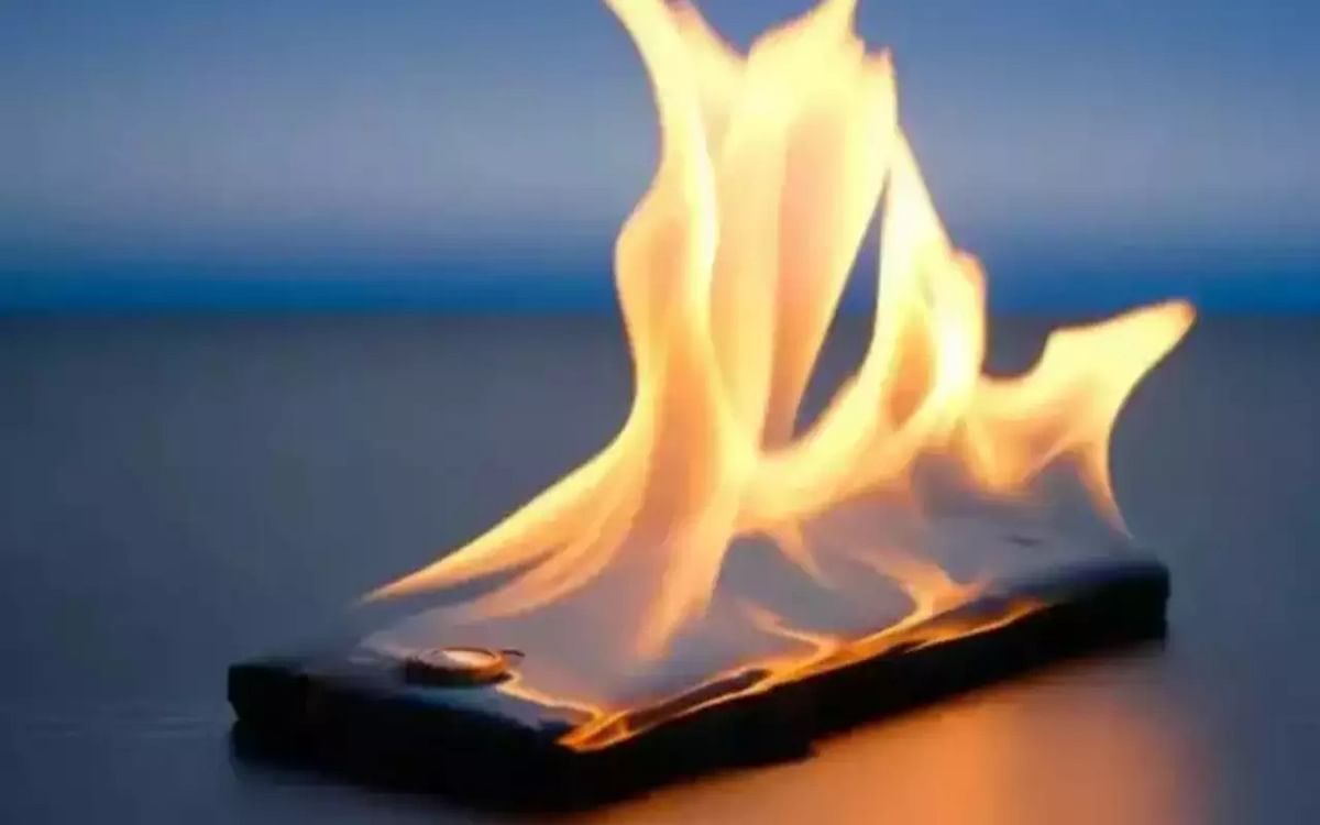 Mobile phone charger caught fire in Air India flight, why does phone or charger catch fire?  Learn