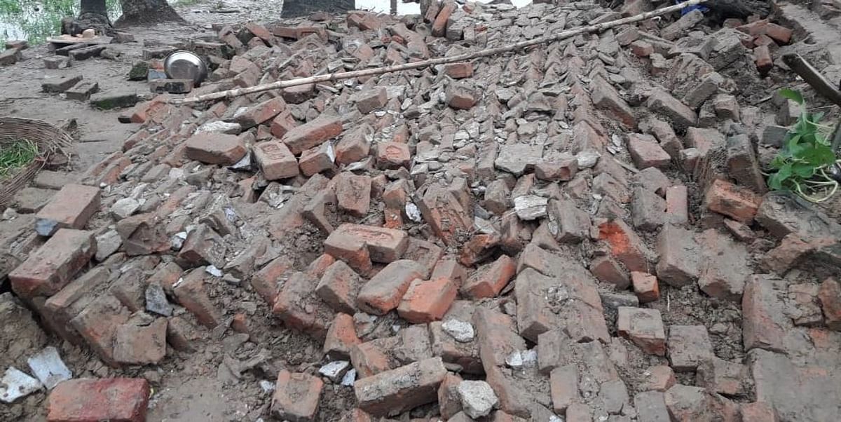 One died due to collapse of courtyard wall in Rohtas, condition of two people critical