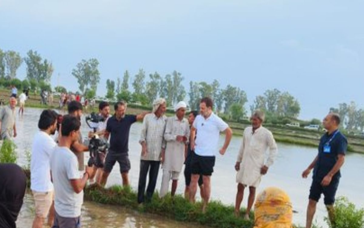 Rahul Gandhi reached the farm early in the morning, see what he did to the farmers