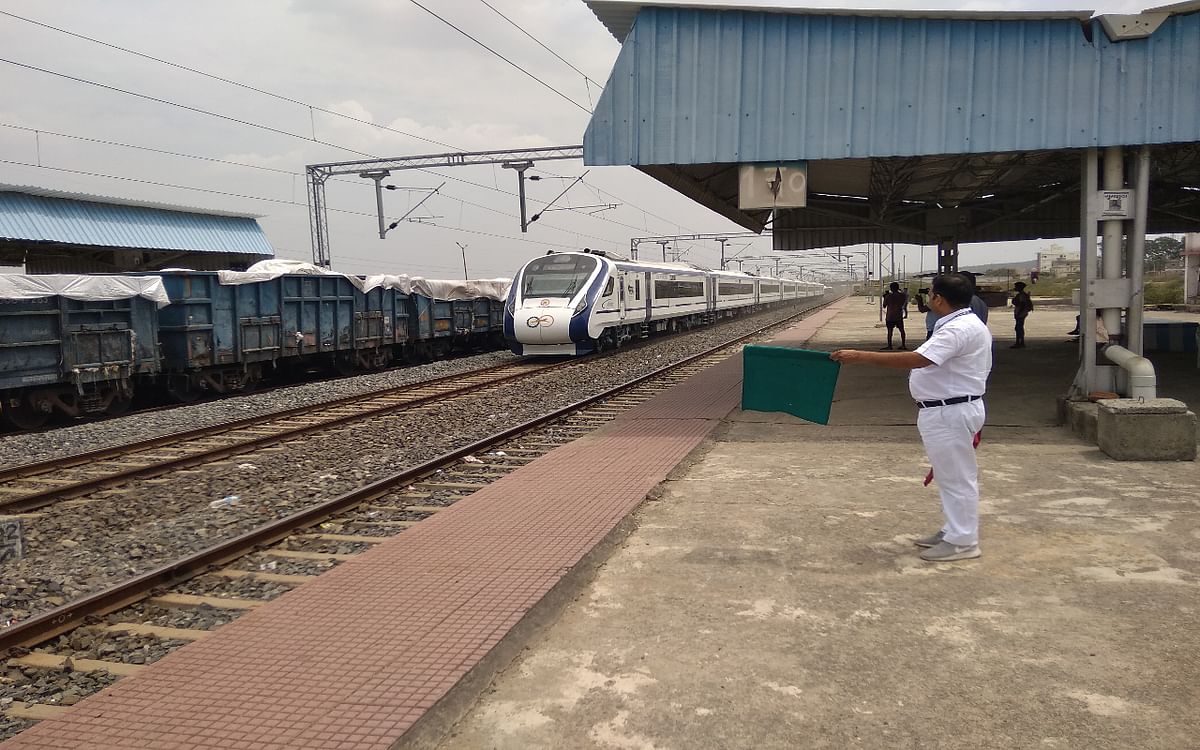 Route final of Vande Bharat Express, now the journey from Gorakhpur to Lucknow will be completed in four and a quarter hours, see full details