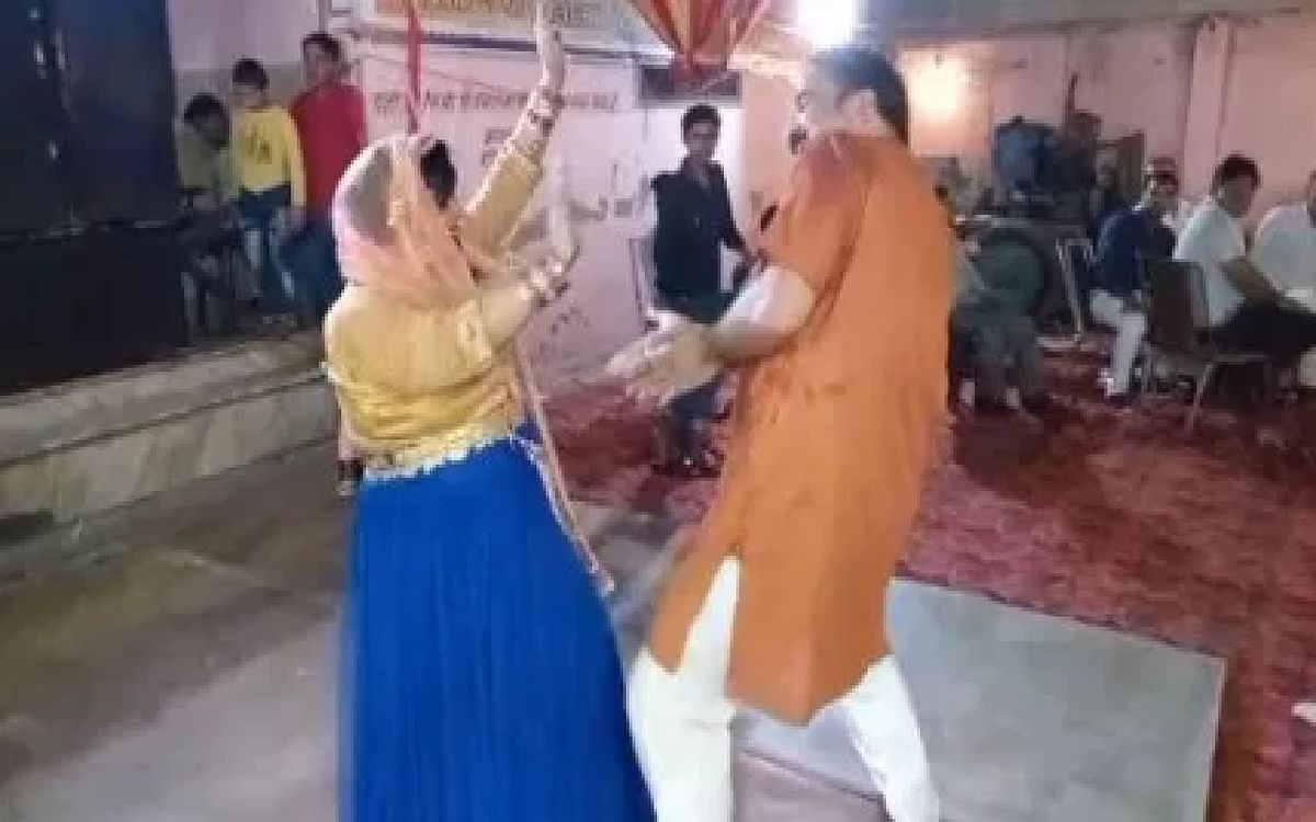 The bride did a flying kiss in Sambhal, the mother-in-law blew rings of smoke on the stage, the groom called off the wedding