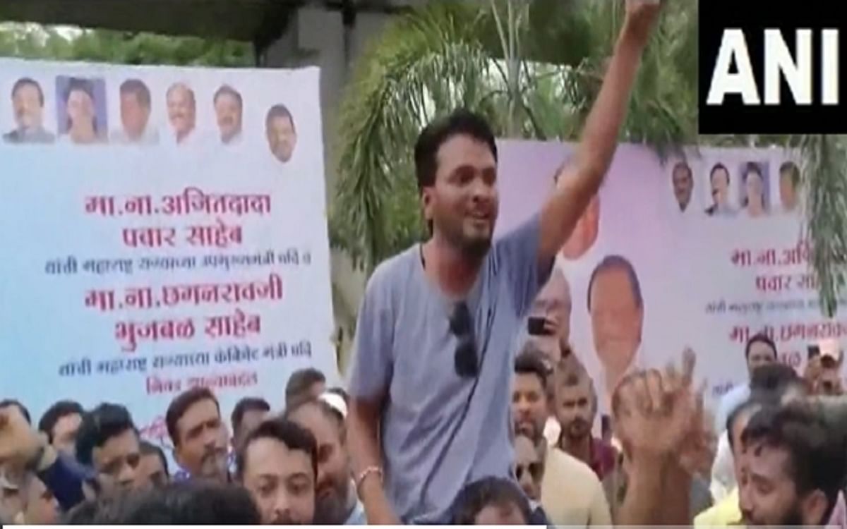 Uproar over party office in NCP, fierce scuffle between supporters of Sharad Pawar and Ajit Pawar
