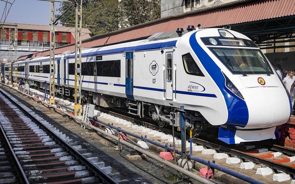 Vande Bharat Express: Vande Bharat sleeper train will run on track soon, coach will be made in Bengal, know full details