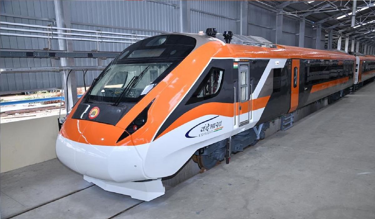 Vande Bharat Train: The color of the new Vande Bharat Express will be saffron, Railway Minister Vaishnav told, inspired by the tricolor