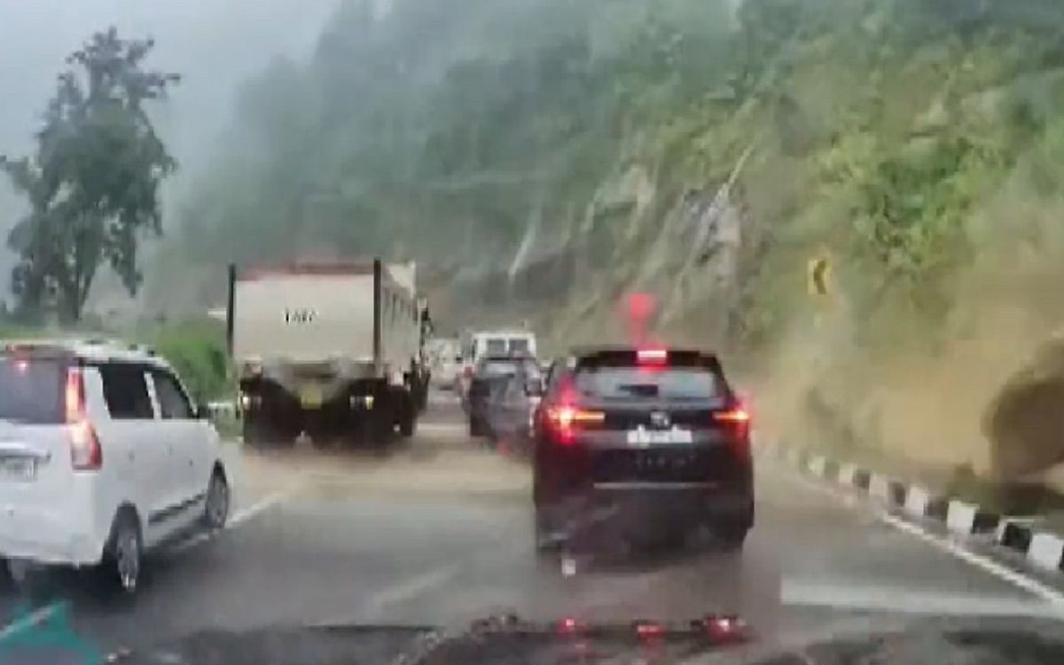 Watch: Rocks falling from mountain crushed 3 cars in Nagaland, 2 died, heart-wrenching video viral