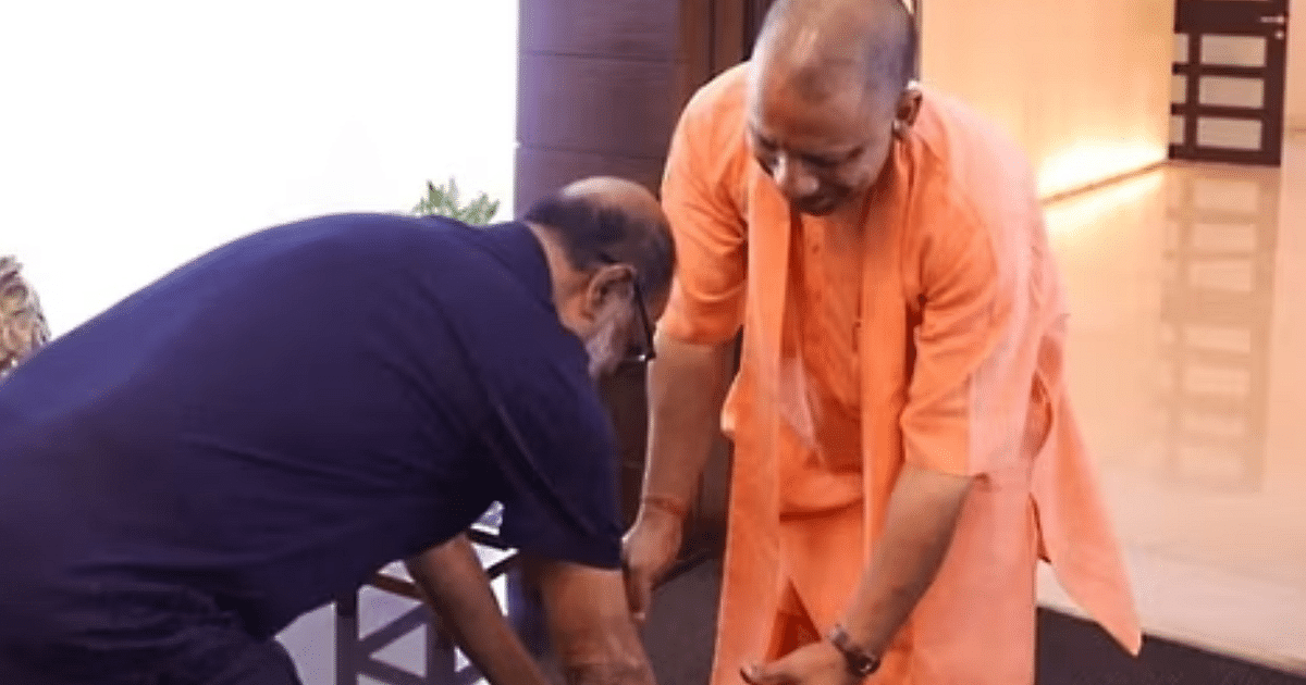 Why did Rajinikanth touch CM Yogi Adityanath's feet?  Jailer actor broke the silence, said - in front of me...