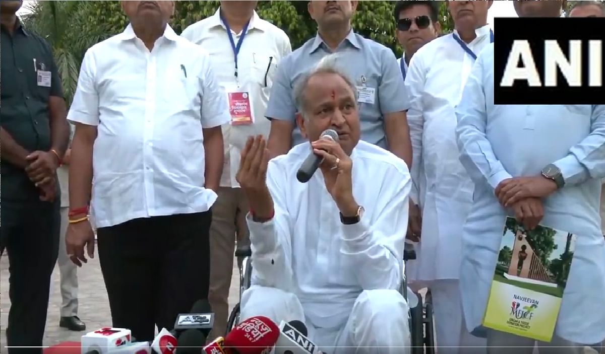 Ashok Gehlot said - I want to resign, but the post of Chief Minister is not leaving me