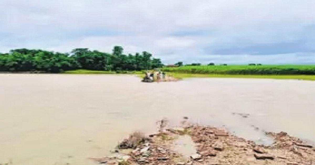 Bihar: Water of Bagmati river rises on Shivhar-Motihari road, broken contact of two districts, administration on alert mode