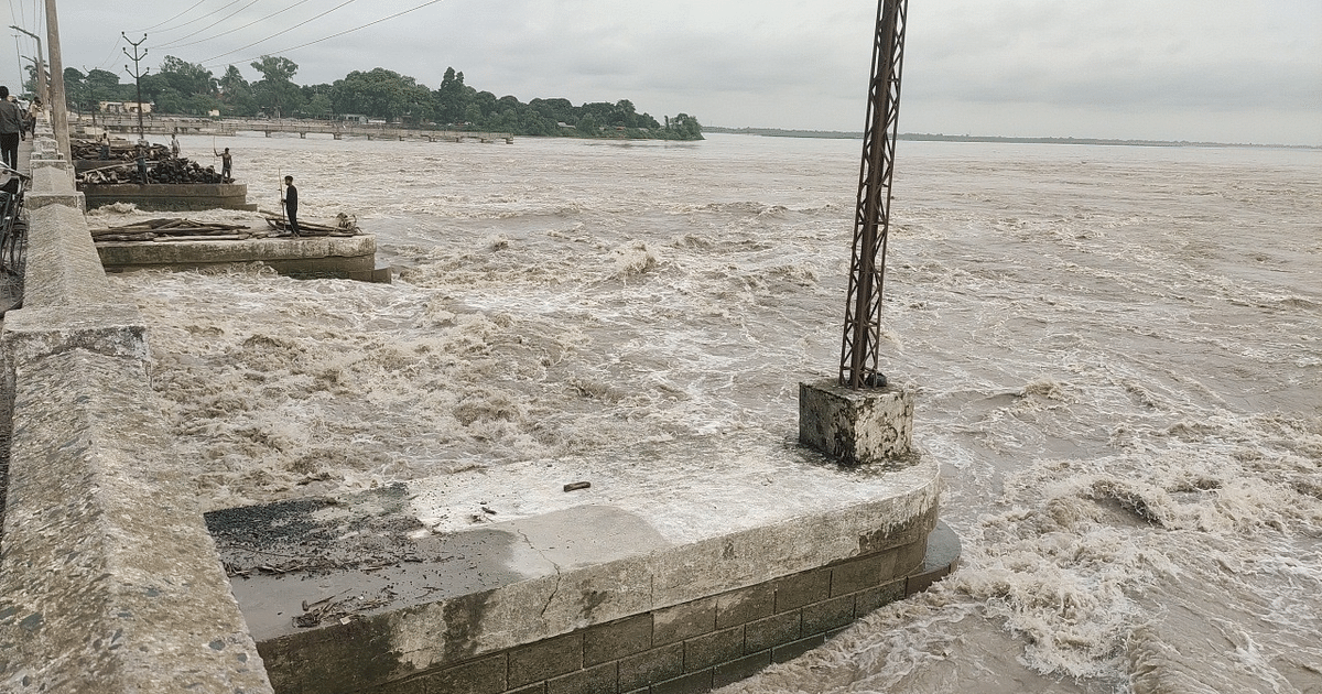 Gandak and Bagmati boomed due to two days of rain, Champaran lost contact with Sitamarhi and Shivhar
