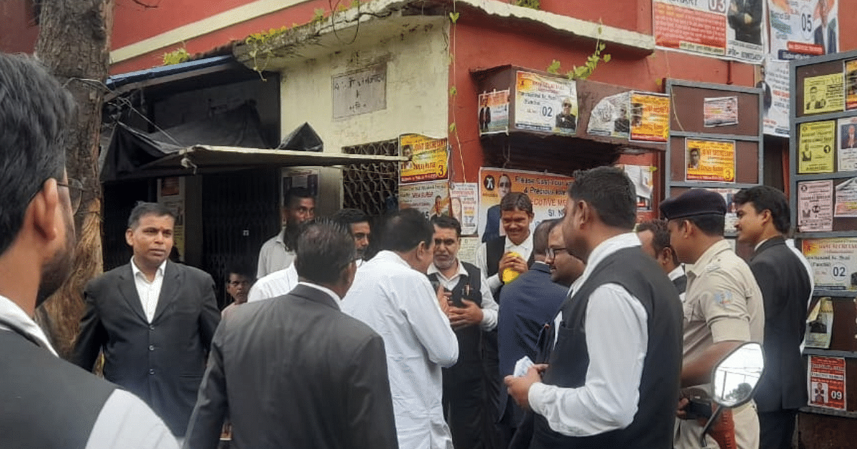 Giridih Bar Association Election: Uproar in Advocates Association Bhawan, fate of 48 candidates will be decided today
