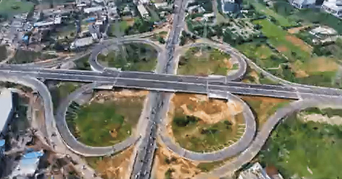 Nitin Gadkari posted VIDEO of India's first elevated expressway, Engineering Marvelous