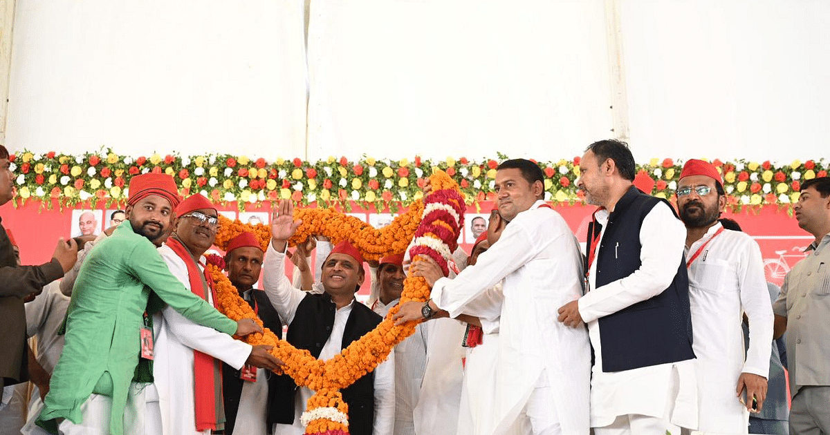 SP workers should tell the truth of BJP to the public, they lie even after swearing on God: Akhilesh