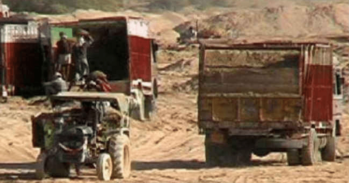 Sand smuggling on fake challan in Saran, police exposed the gang, two arrested