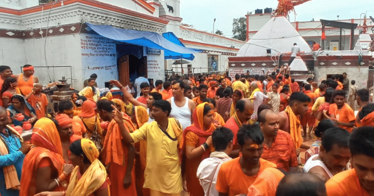 Shravani Mela: On the last Monday of Purushottam month in Baba Basukinath, 61115 Kanwaris offered water with Argha
