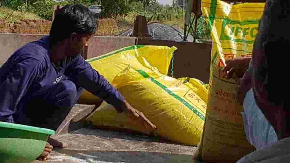 This year, farmers have used more urea, agriculture officials are giving information about the disadvantages and alternatives of urea.
