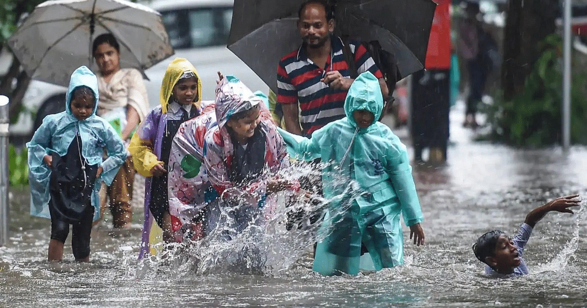 UP Weather Forecast LIVE: Weather changed due to the kindness of monsoon in UP, heavy rain in many places, alert issued