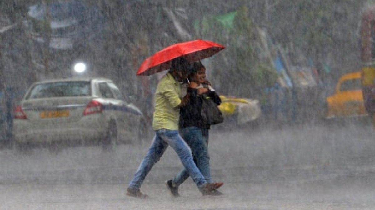 UP Weather Update: Chances of heavy rain in many districts of UP, be alert about lightning, mercury will fall