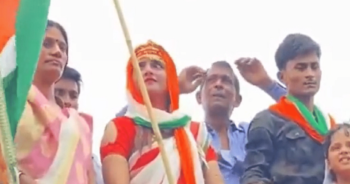 Viral Video: Seema Haider hoisted the tricolor, a movie on love with Sachin can be made in Bollywood