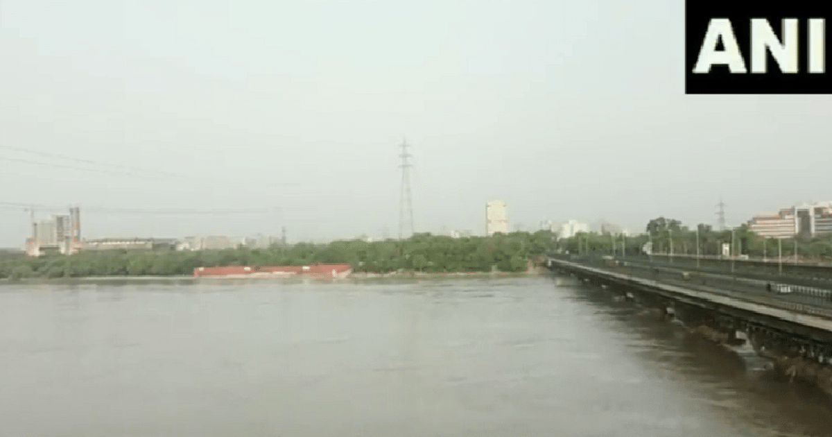 Yamuna Water Level: Flood threat looms over Delhi again, Yamuna's water level beyond danger mark