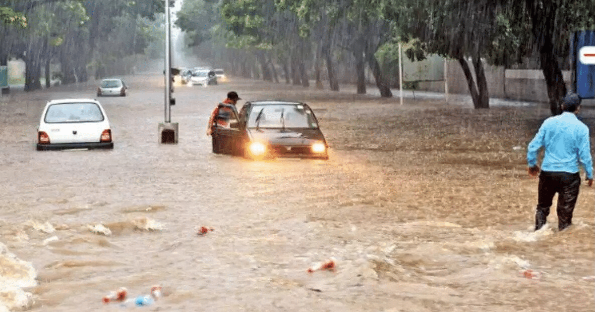 UP Heavy Rain Alert: Weather will worsen again in UP, red alert issued regarding catastrophic rain in six districts, remain alert