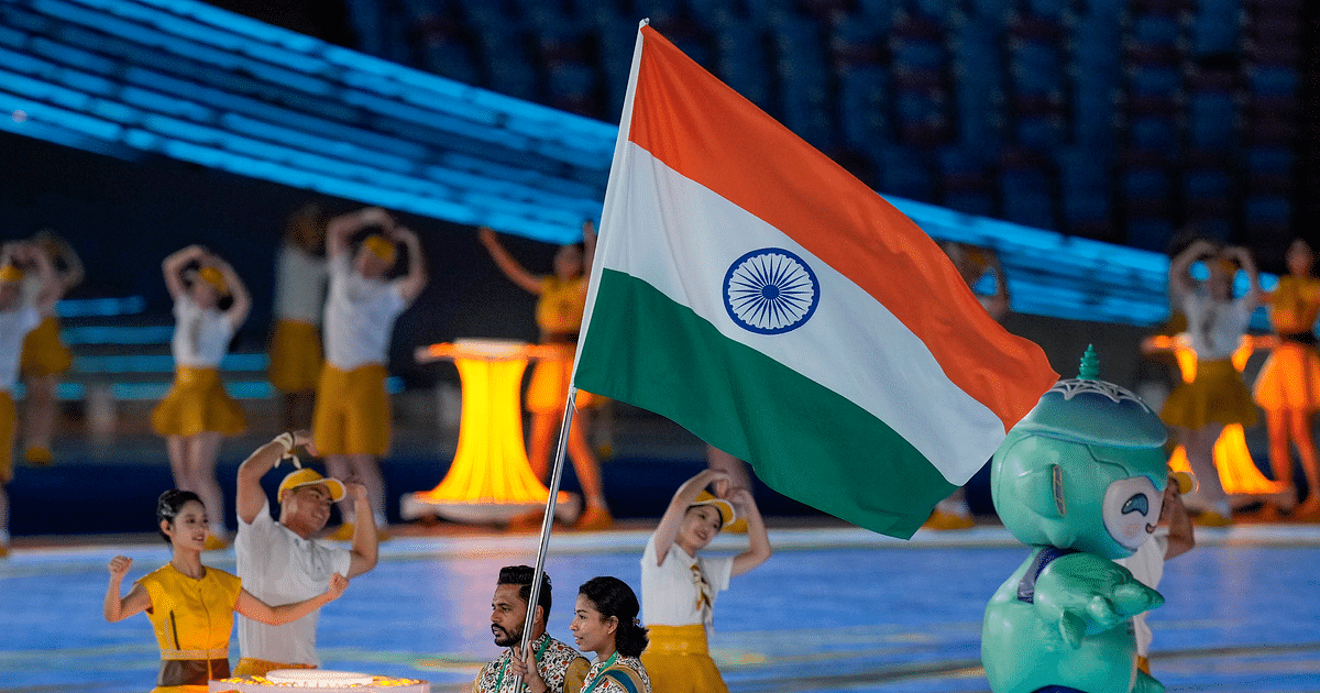 Asian Games 2023 got off to a colorful start, Indian athletes were seen in enthusiasm holding the tricolor in their hands