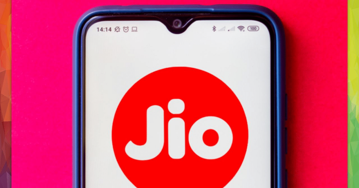 Users are getting 21GB free data in Jio's recharge plans, avail benefits like this 