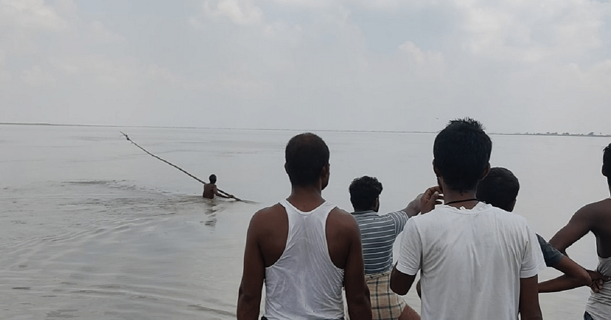 Bihar: Husband and wife died by drowning in a well due to mutual dispute, father jumped into Ganga from the bridge after quarreling with his son.