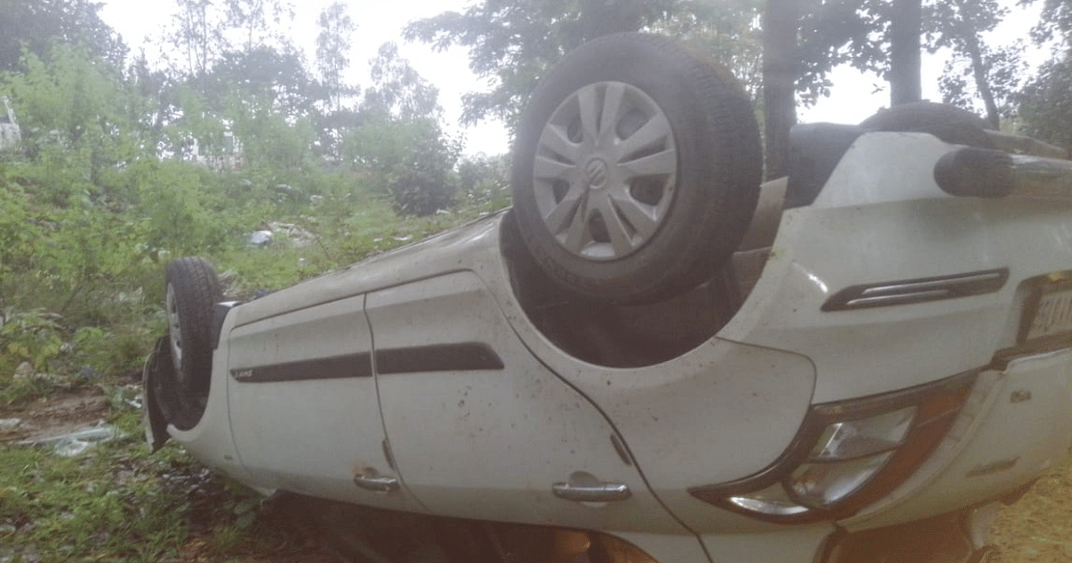 Car of Mall of Ranchi employees going to Netarhat overturns, one dead, three injured