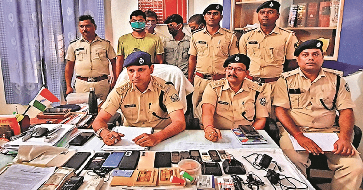 Gang cheating in the name of setting in Bihar constable recruitment exam busted, fake documents and devices also found...