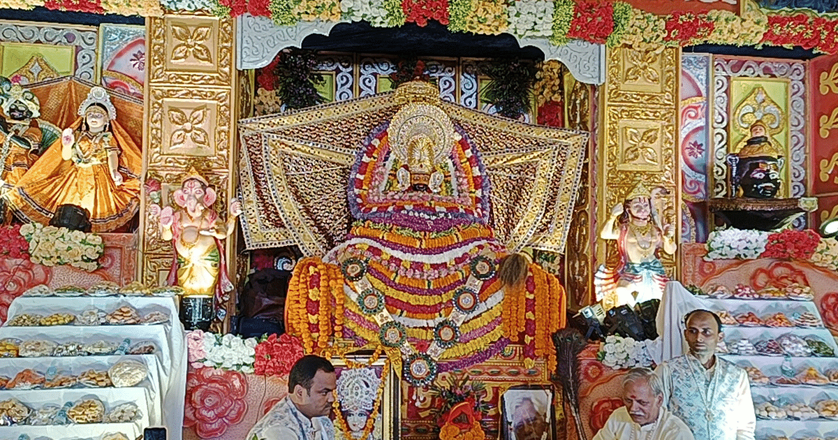 Janmashtami 2023: Janmashtami festival organized in Mahalaxmi temple, Krishna was born with bhajan evening.