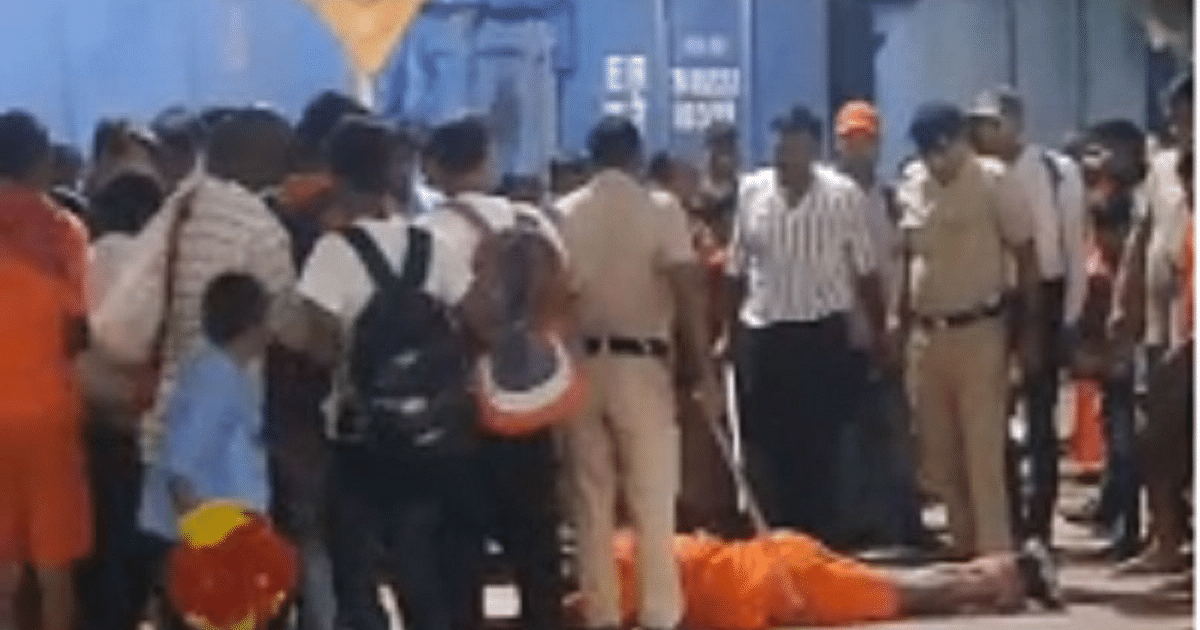 Shiva devotee kept groaning in pain, police kept lathicharge, three policemen also injured