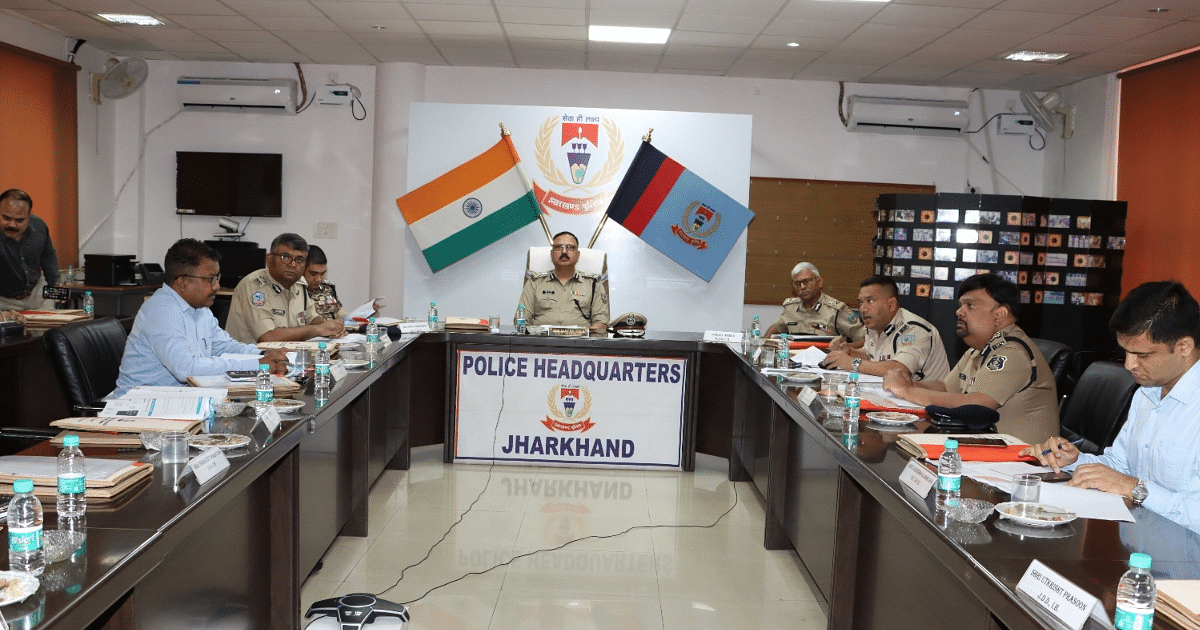 What plan has the DGP of five states including Jharkhand prepared to take action against Naxalites and cyber criminals?