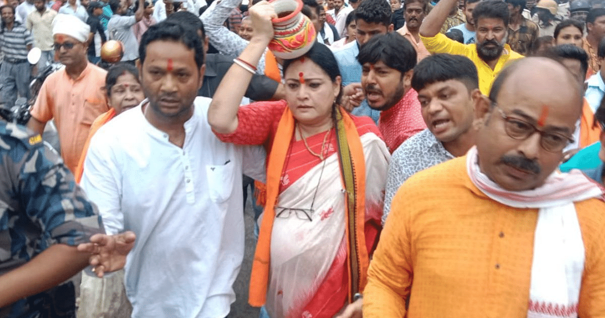 Photos: Uproar during 'Meri Mati Mera Desh' program in Asansol under the leadership of Agnimitra Paul