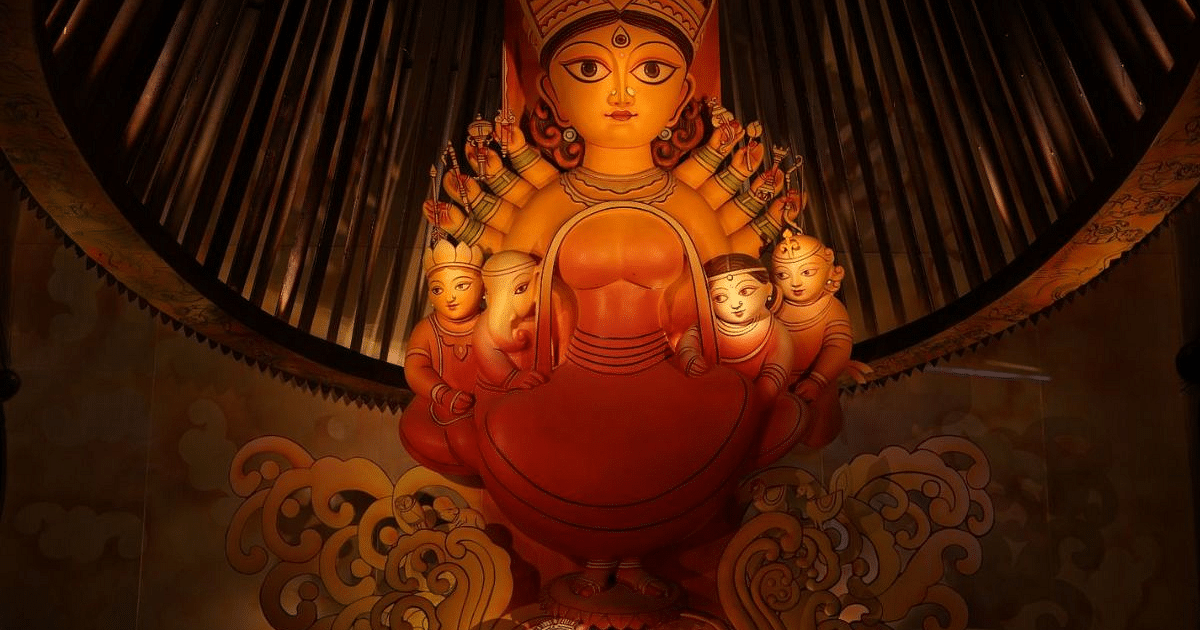 PHOTOS: Maa Durga sits in the pavilion prepared with incense sticks in Kolkata, becomes the center of attraction