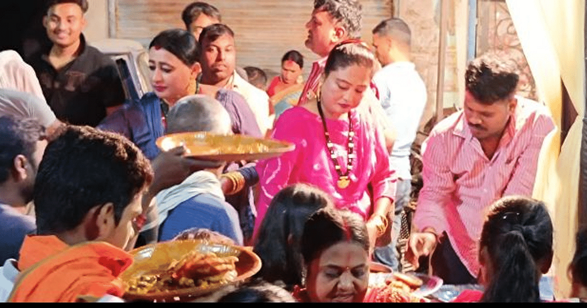 Gorakhpur: Kinnar community organized Bhandara after worshiping Shakti for nine days, helping girls in education and marriage.