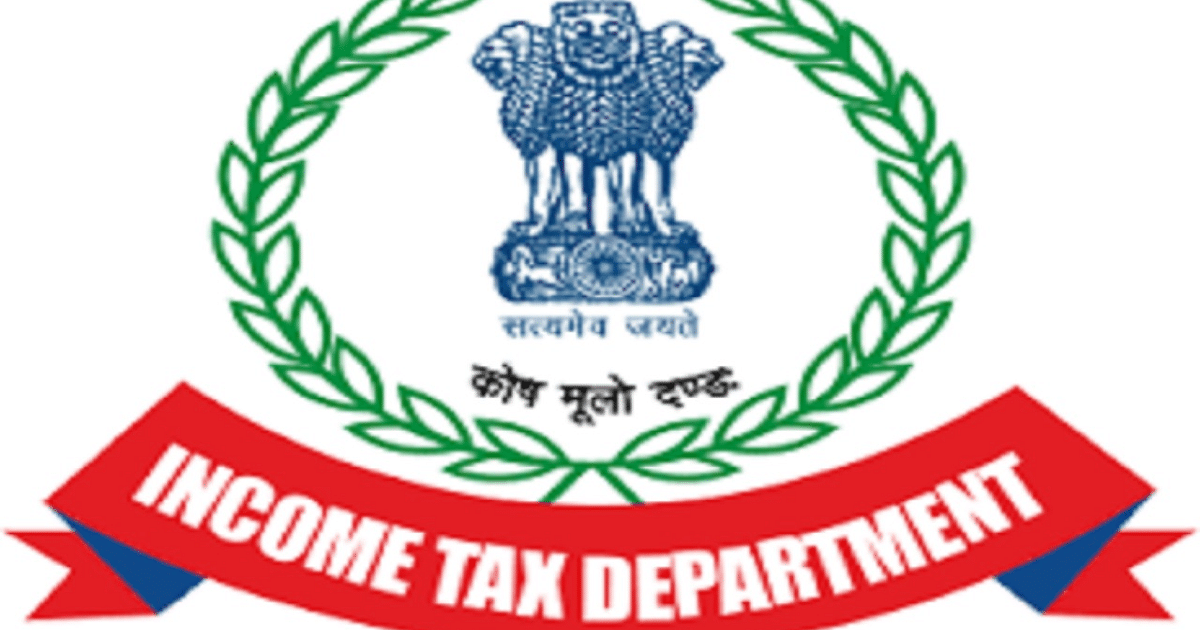 Income Tax Department's raid continues on the residence and showroom of bullion businessman in Varanasi, the team is examining the documents.