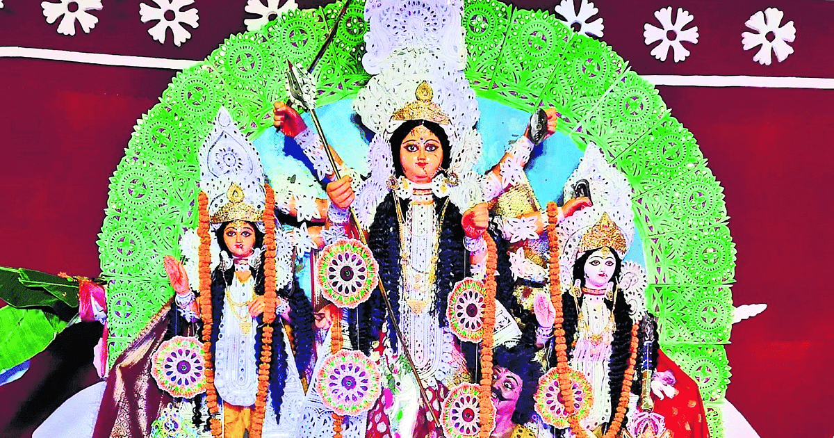 Kanpur: Fine of Rs 25,000 will be imposed for using plastic in Durga pandal, committee may blacklist.